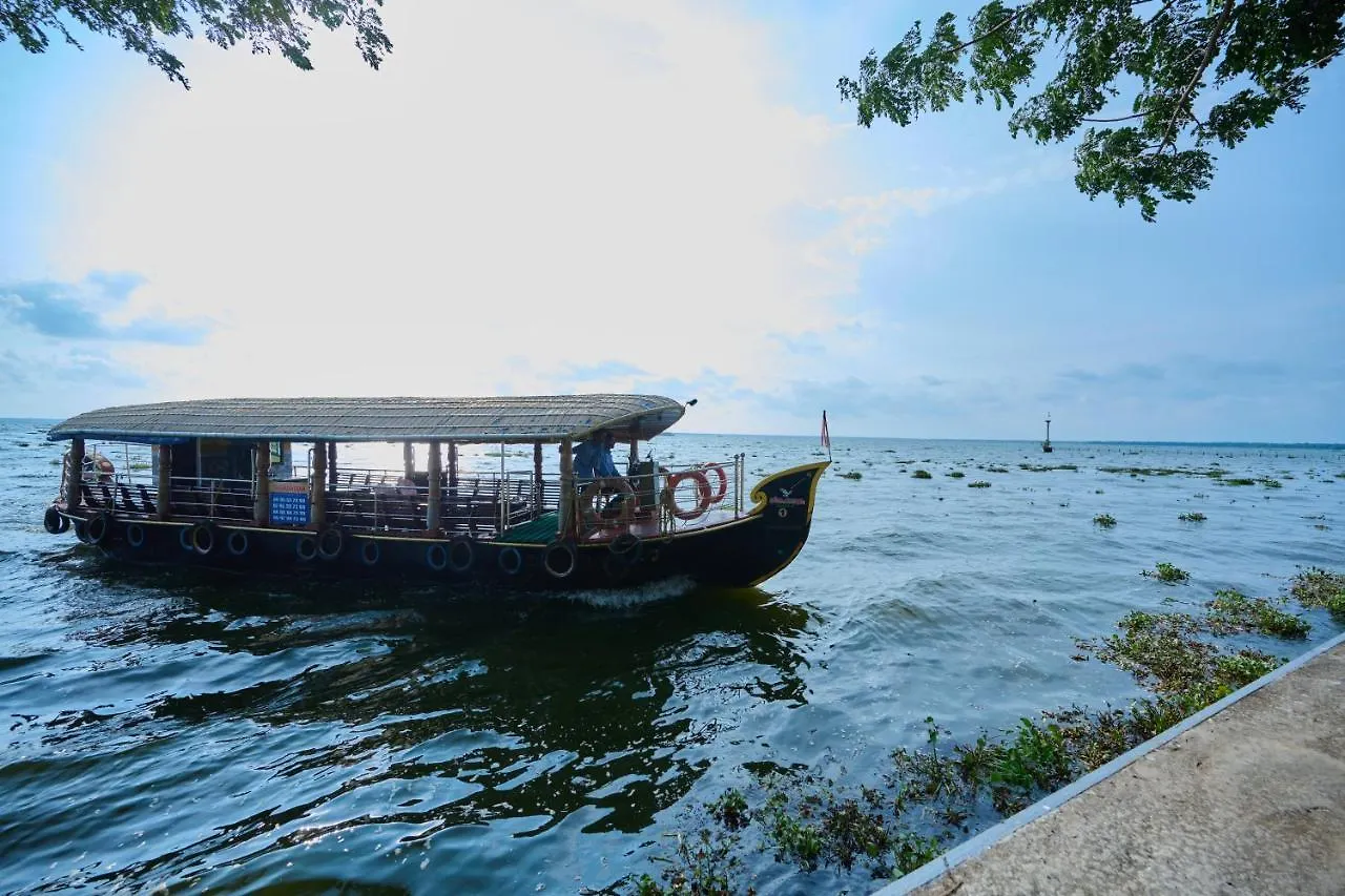Gokulam Grand Resort & Spa, Kumarakom 5*,  India