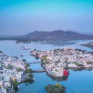 Oolala - Your House In The Center Of Indien