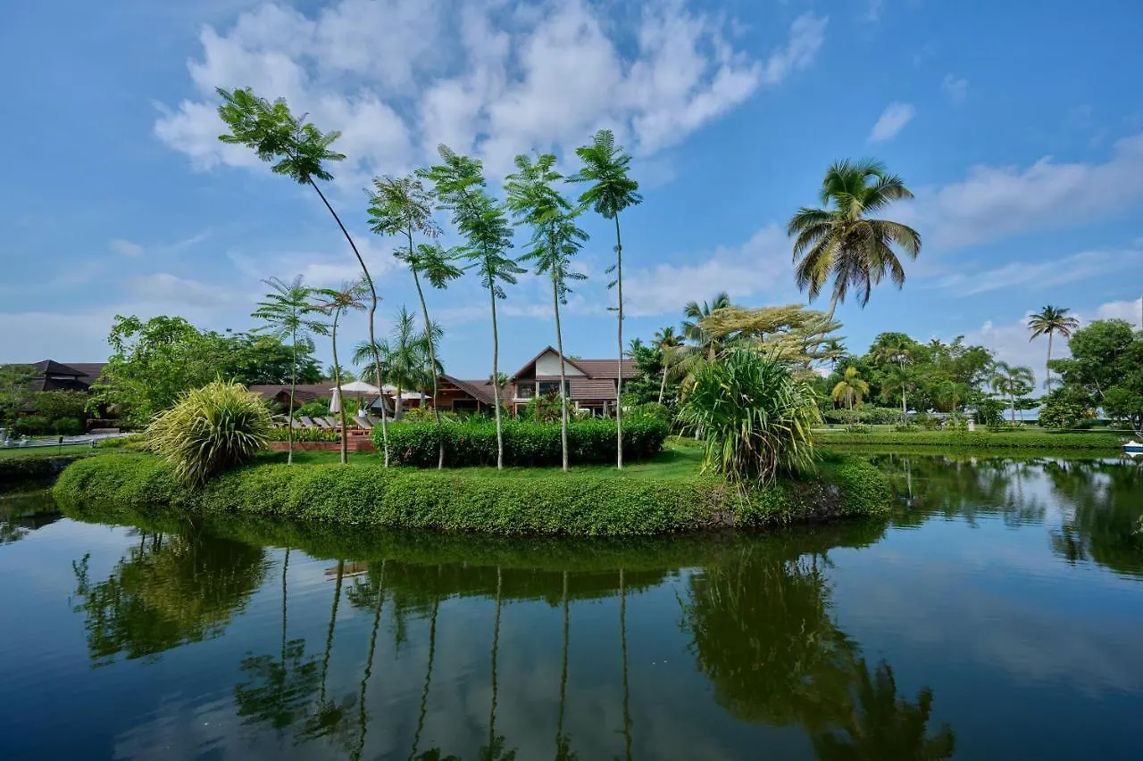 Gokulam Grand Resort & Spa, Kumarakom 5*,